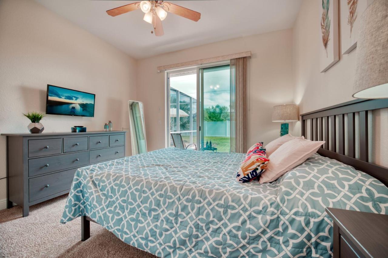 Villa Holiday Sunrise Кейп Корал Екстериор снимка