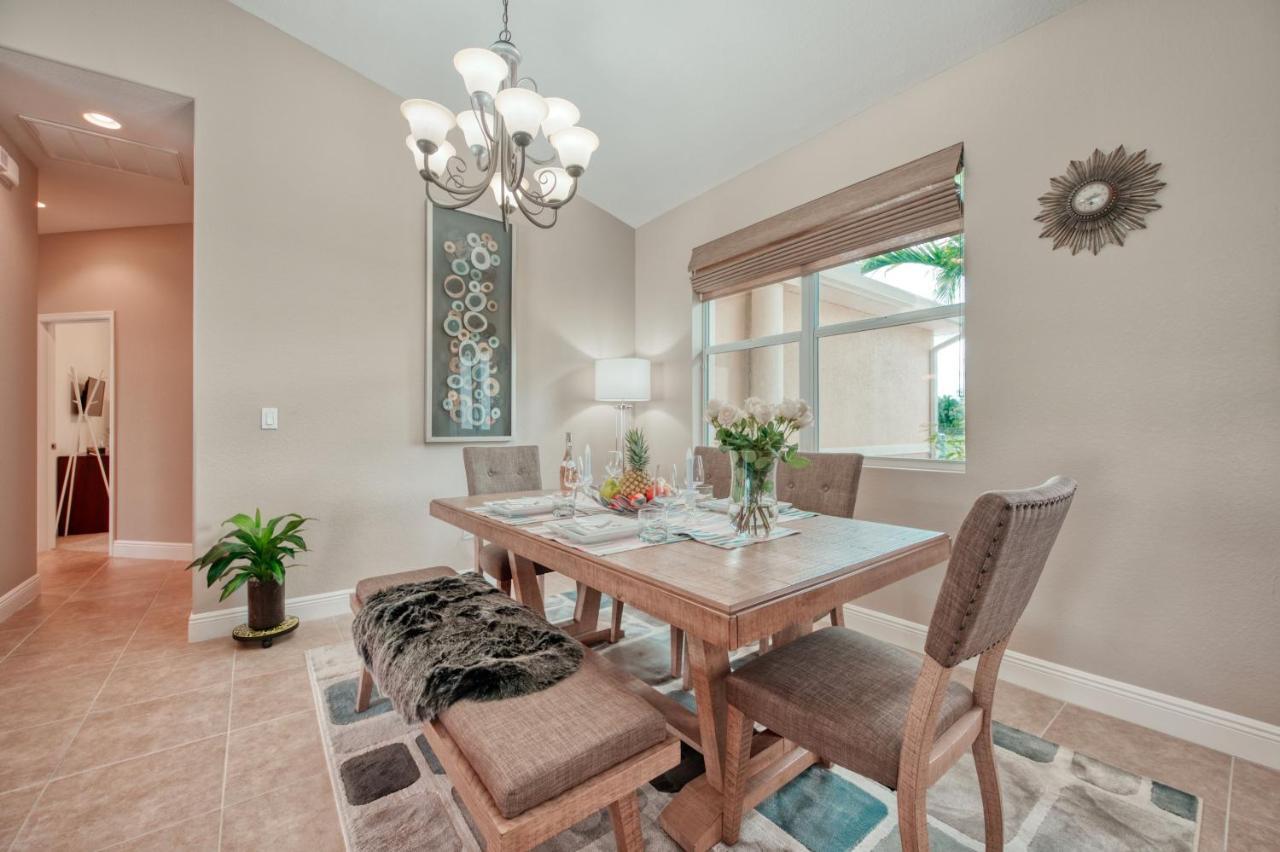 Villa Holiday Sunrise Кейп Корал Екстериор снимка