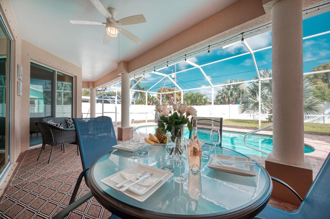 Villa Holiday Sunrise Кейп Корал Екстериор снимка